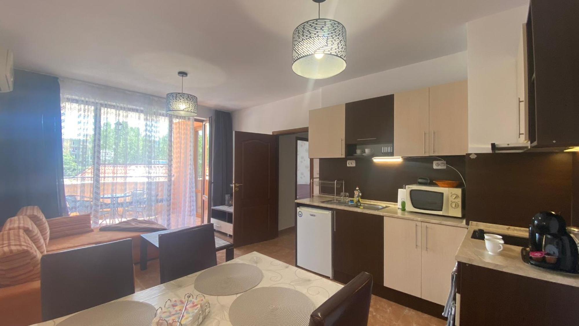 סאני ביץ' Bratanov Summer Apartment מראה חיצוני תמונה